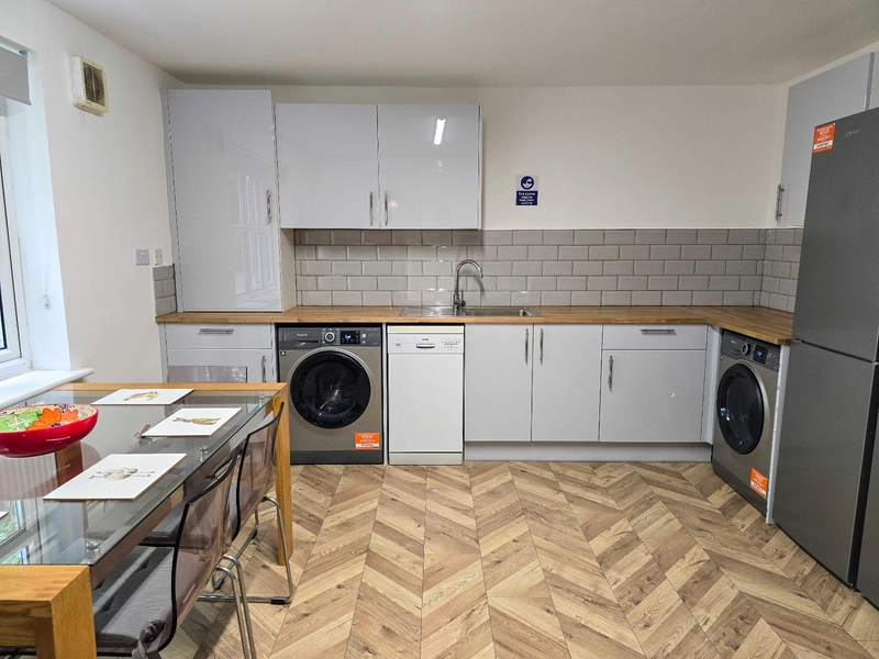 Lenton: 6 Bedroom Student house - NG7 3PH - Thumbnail 29
